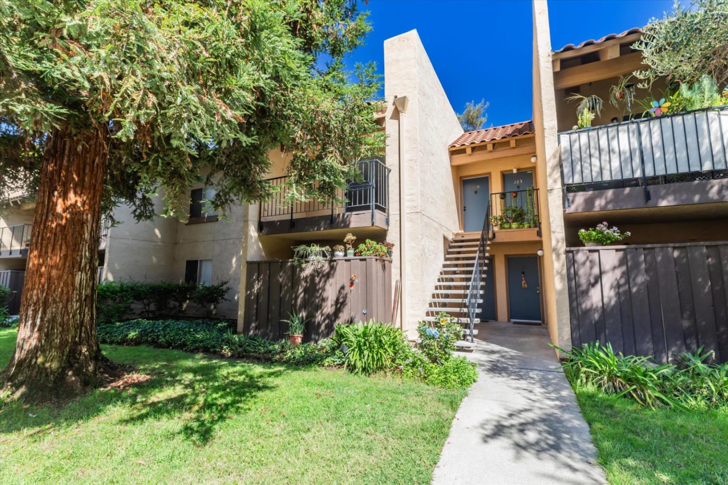 247 N Capitol AVE 226