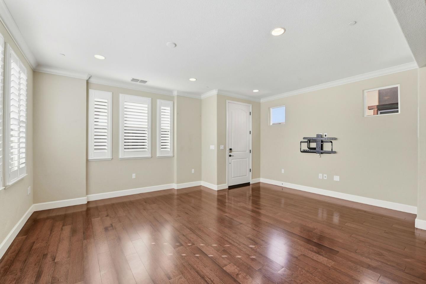 819 Maddox Loop