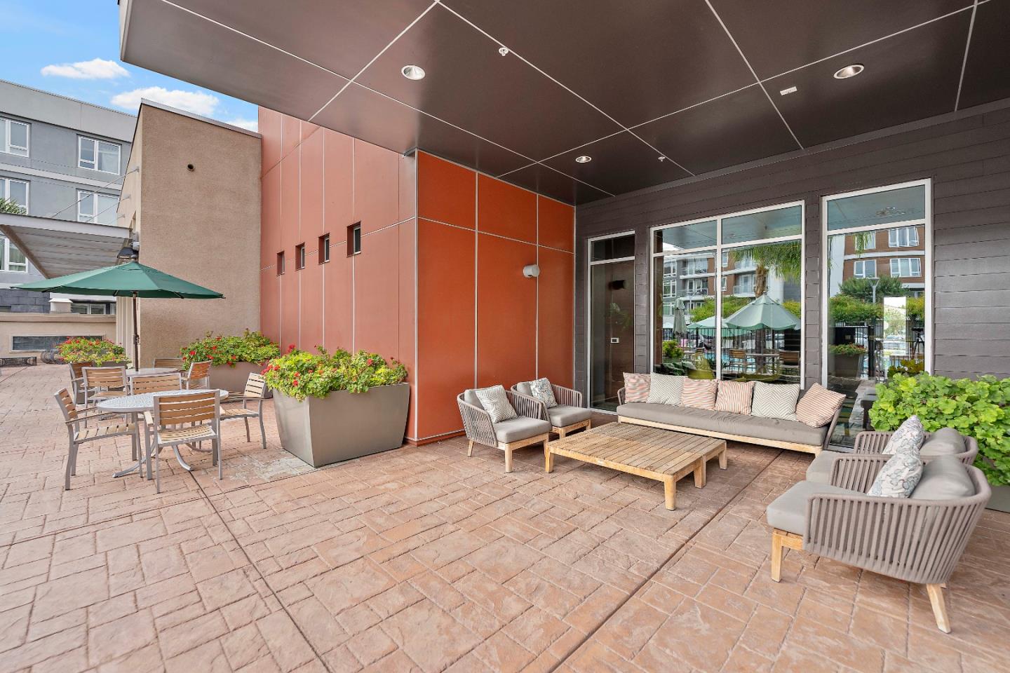 890 White Moonstone Loop