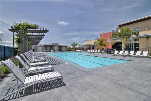 890 White Moonstone Loop