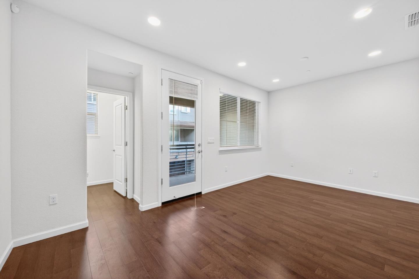 890 White Moonstone Loop