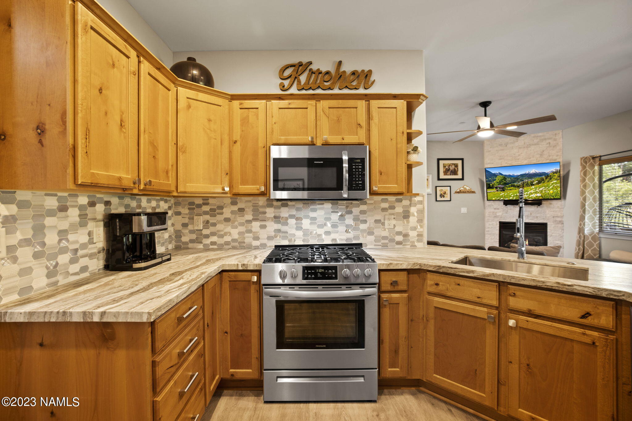 3957 N Tam Oshanter Drive