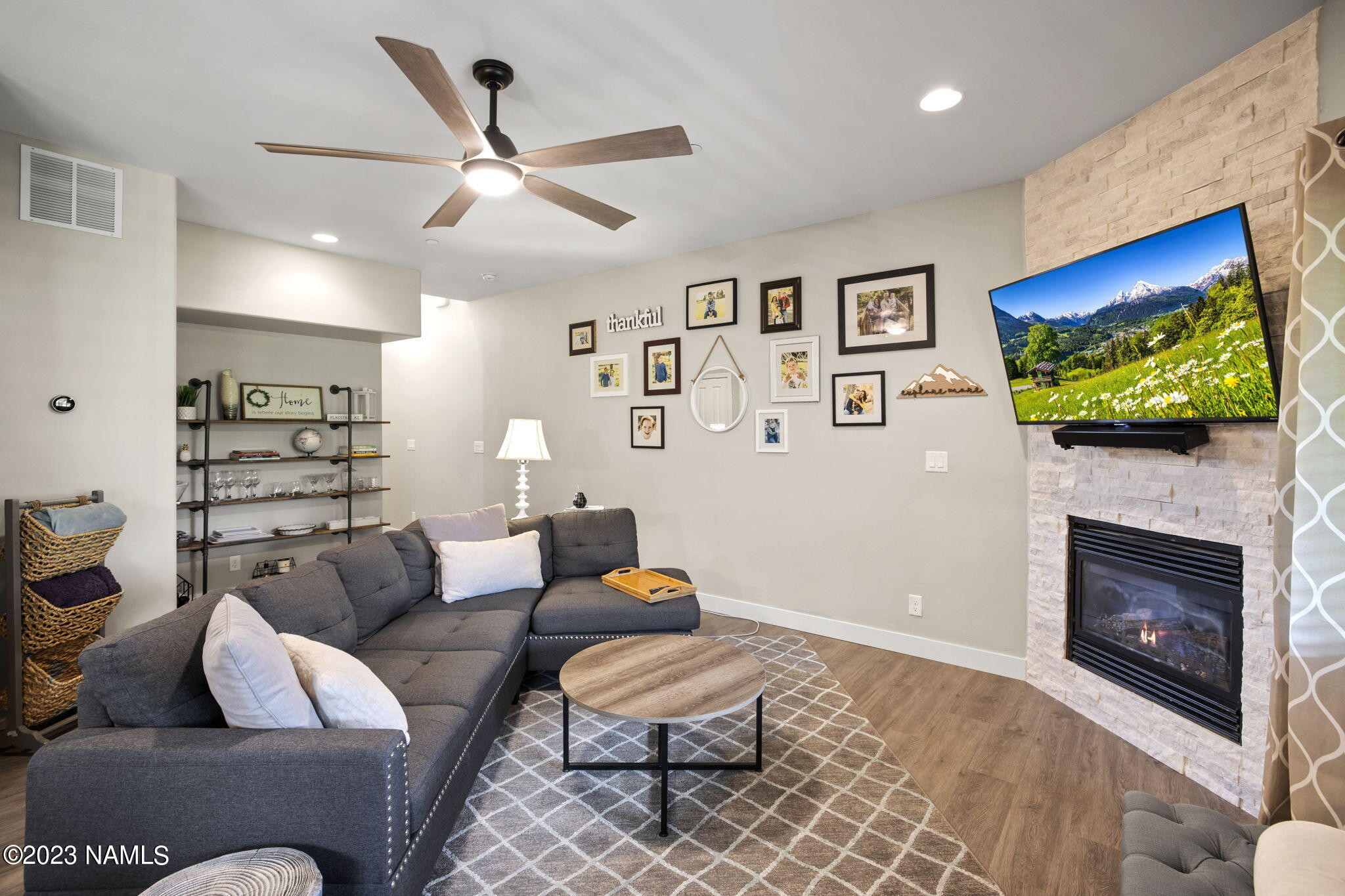 3957 N Tam Oshanter Drive