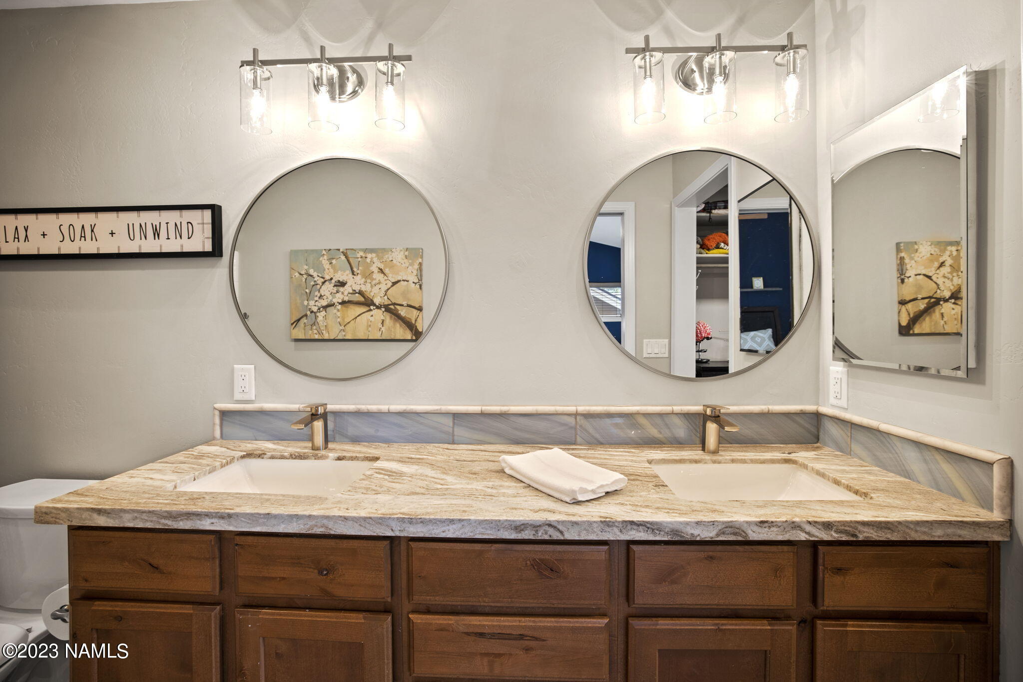 3957 N Tam Oshanter Drive