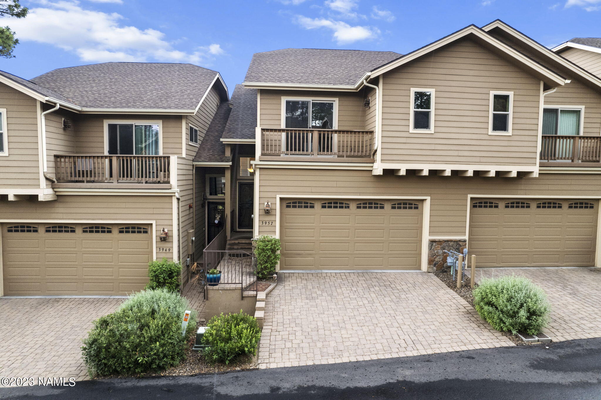 3957 N Tam Oshanter Drive