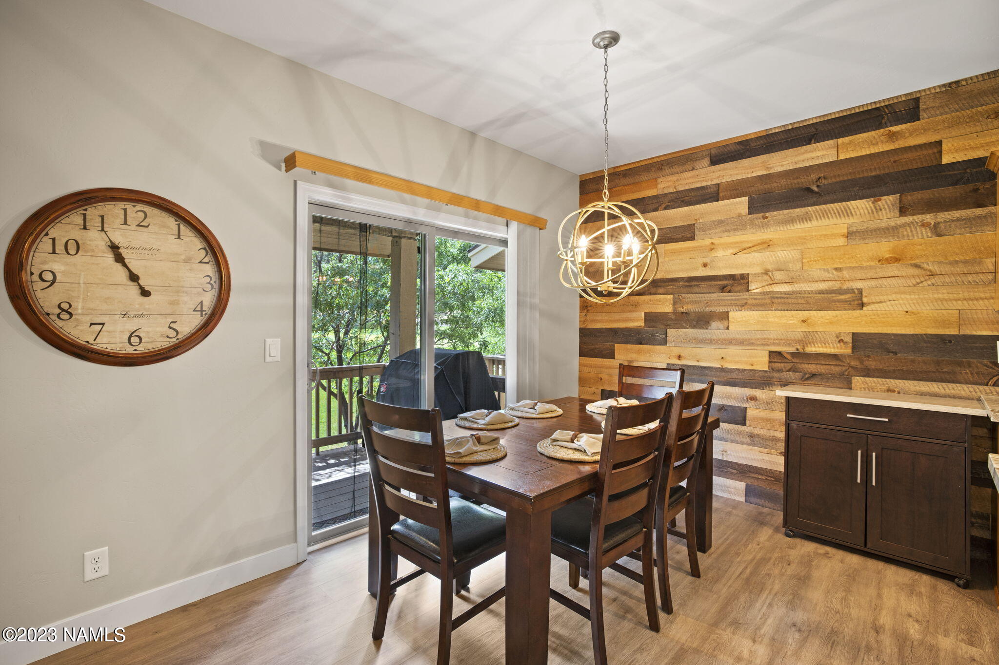 3957 N Tam Oshanter Drive