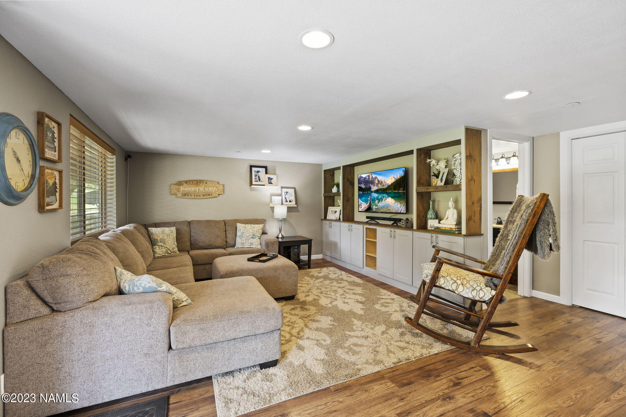 3957 N Tam Oshanter Drive