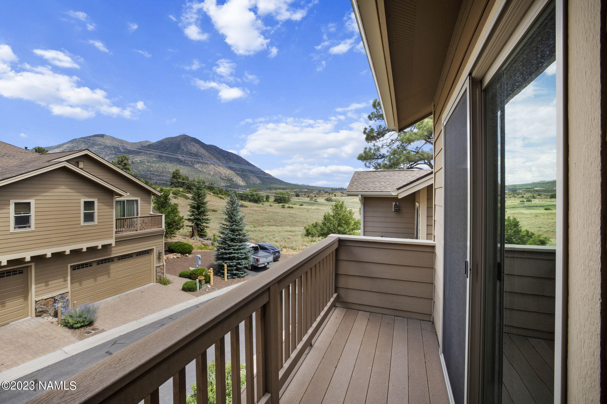 3957 N Tam Oshanter Drive