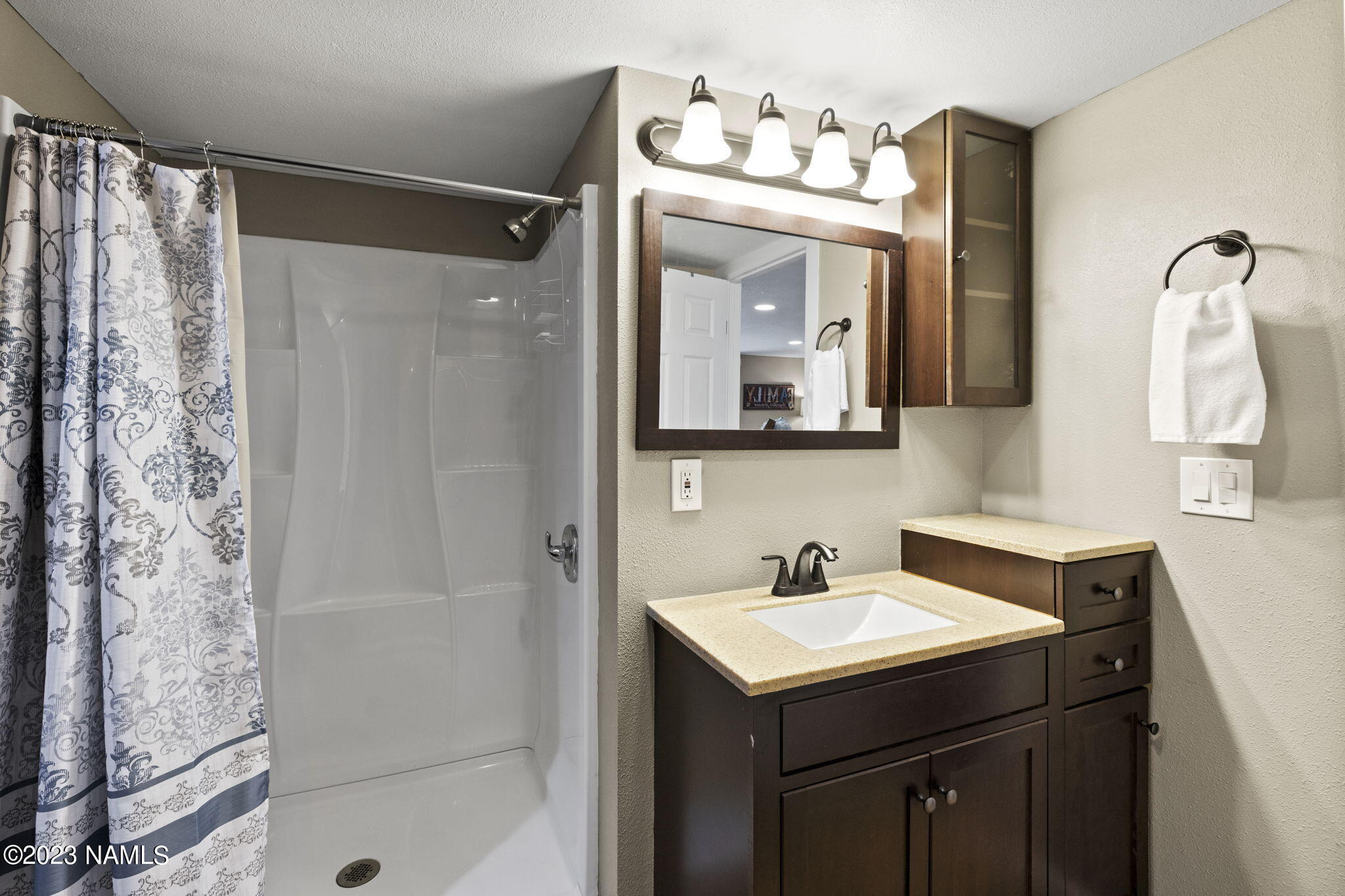 3957 N Tam Oshanter Drive