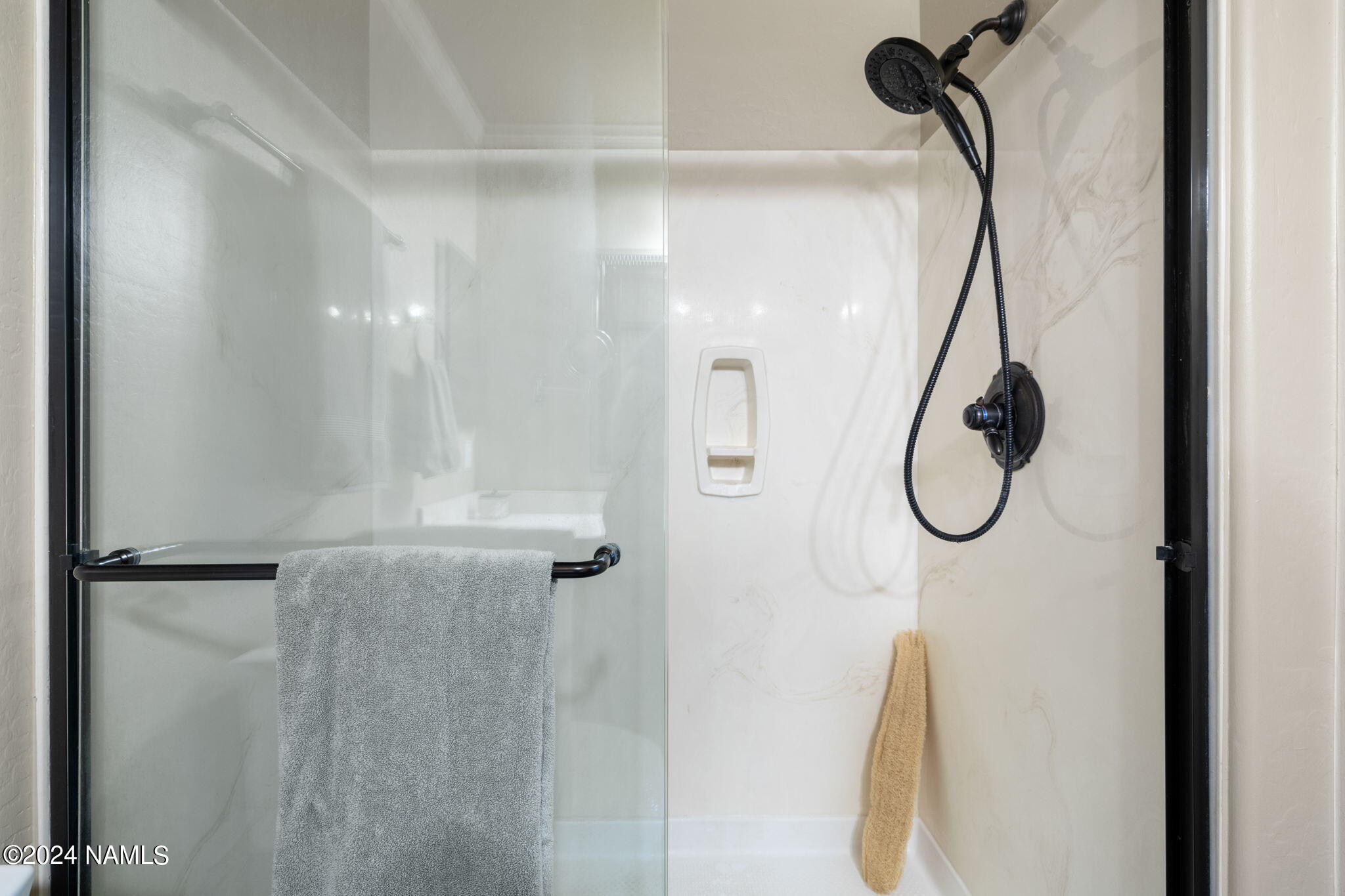 5902 E Mountain Oaks Drive