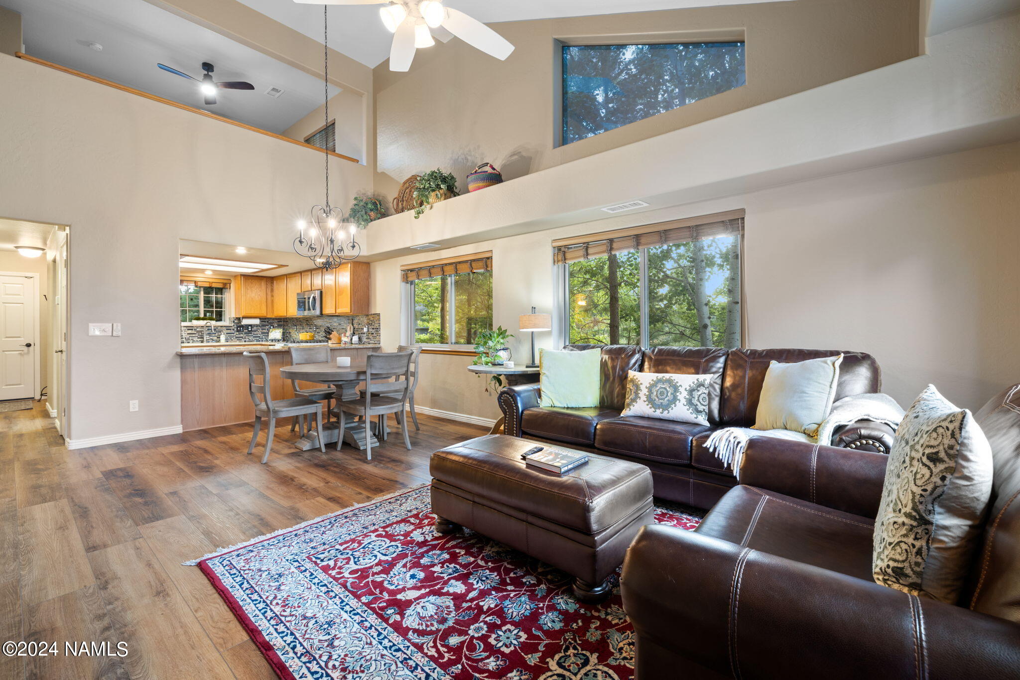 5902 E Mountain Oaks Drive