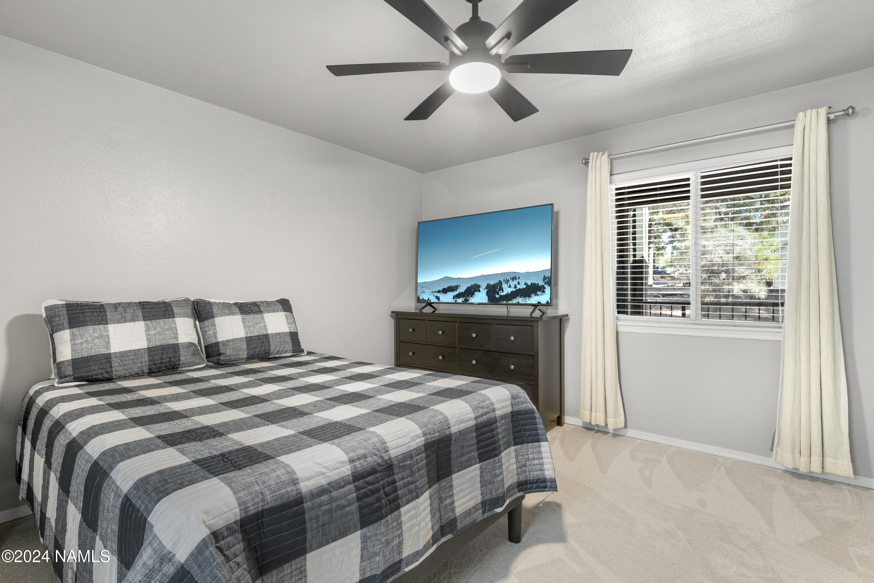 1185 W University Avenue, 250