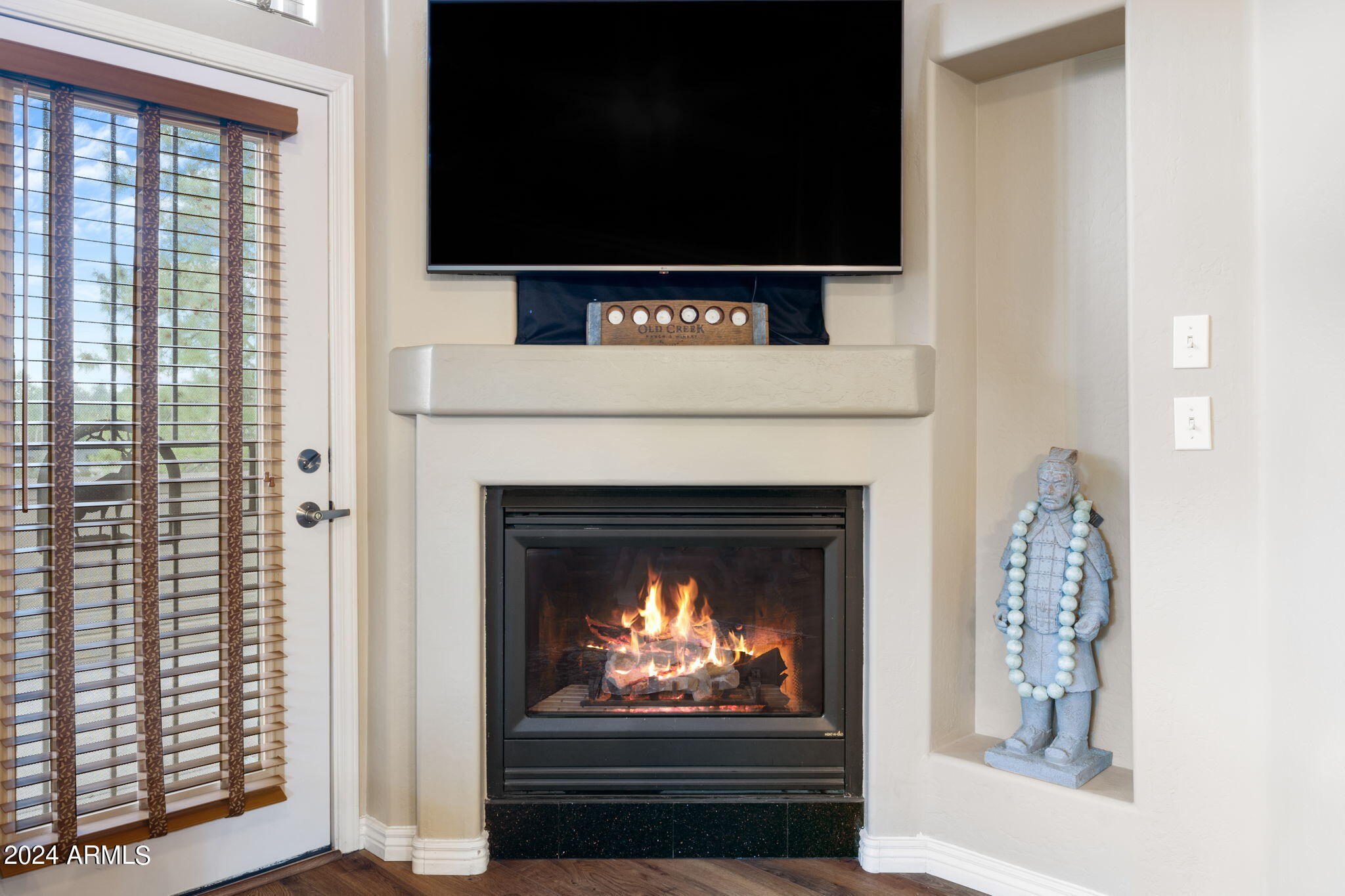 5902 E MOUNTAIN OAKS Drive