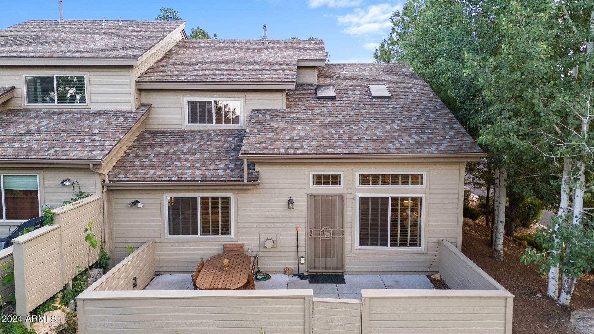 5902 E MOUNTAIN OAKS Drive