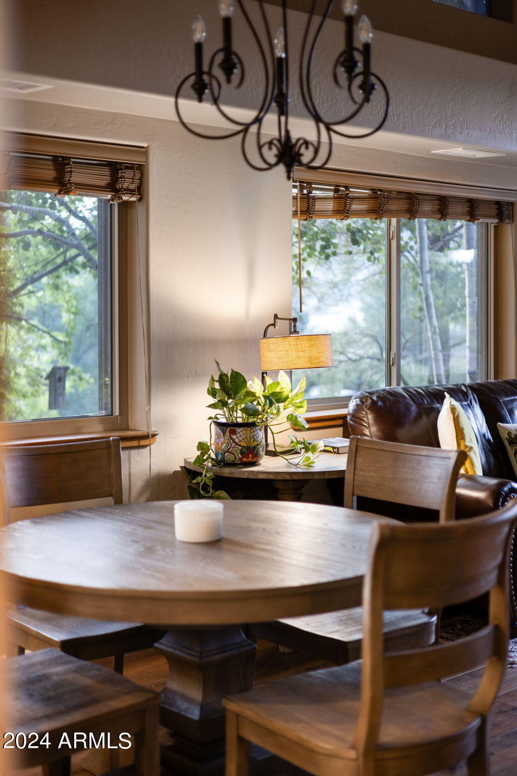 5902 E MOUNTAIN OAKS Drive