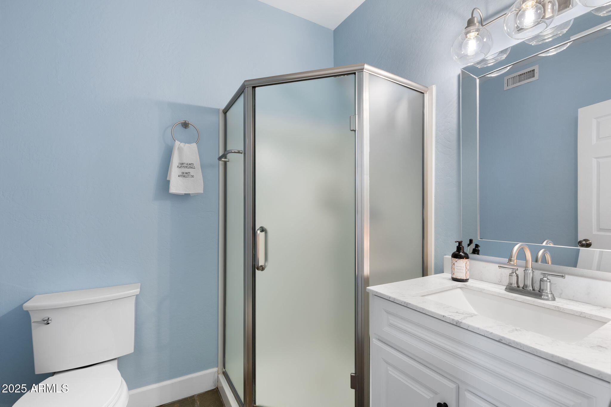 2097 W UNIVERSITY Avenue