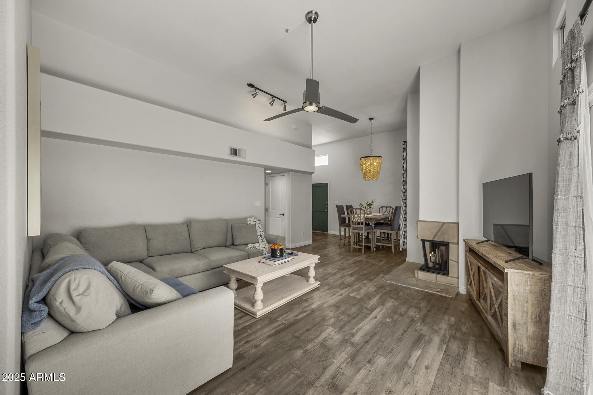 11333 N 92ND Street, 2049