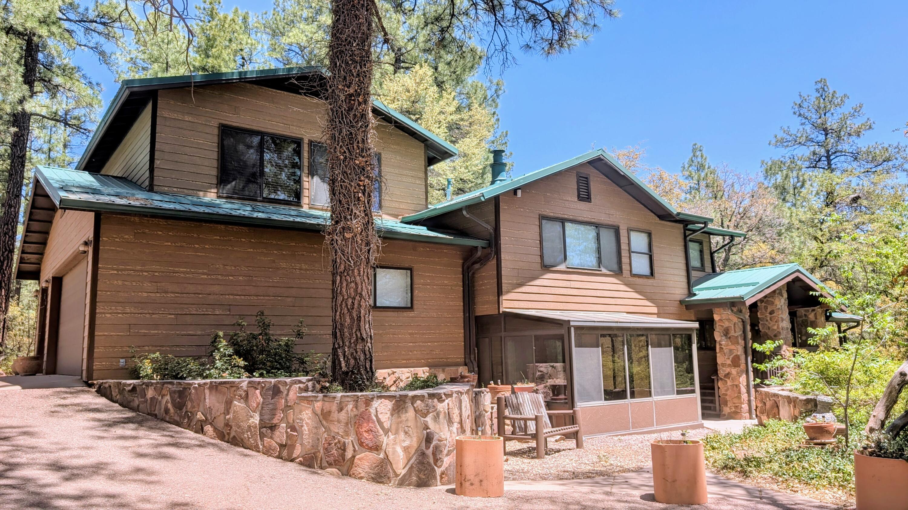 167 E Belluzzi Boulevard