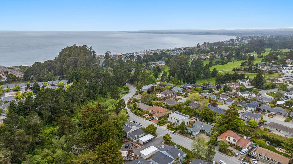 1435 Dolphin Drive