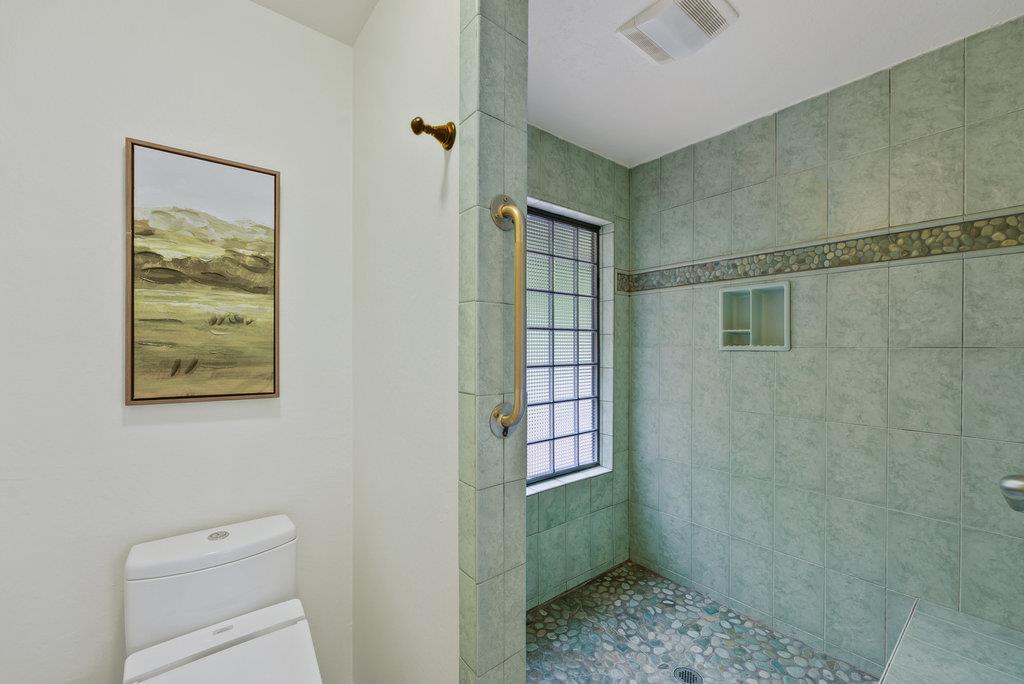 1435 Dolphin Drive