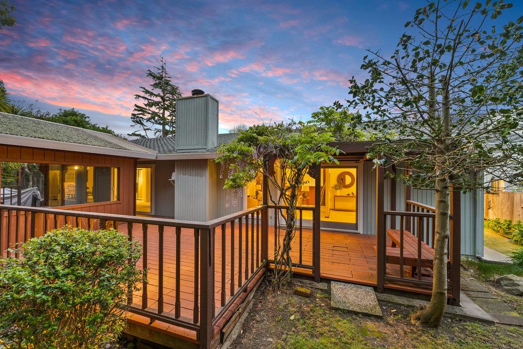 1435 Dolphin Drive
