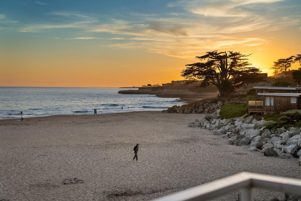 22130 East Cliff Drive 2D