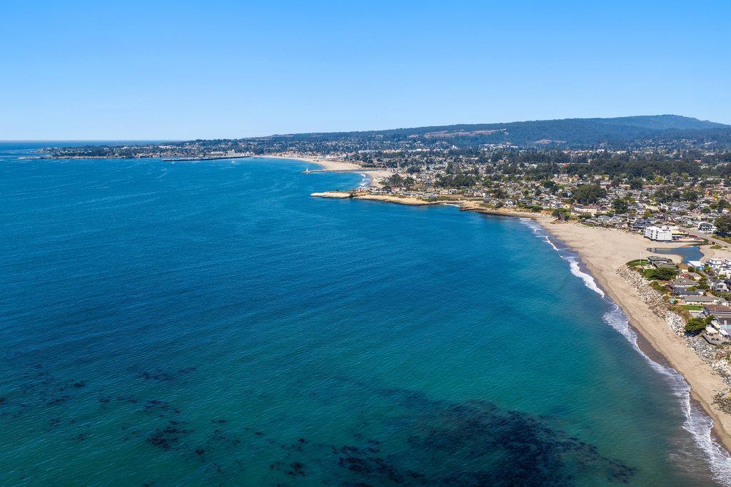 22130 East Cliff Drive 2D