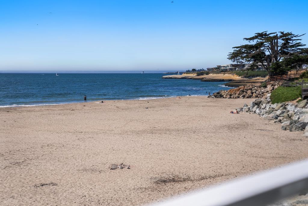 22130 East Cliff Drive 2D