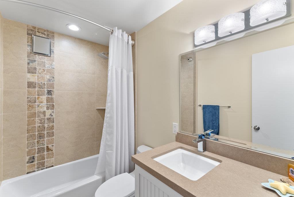 22130 East Cliff Drive 2D