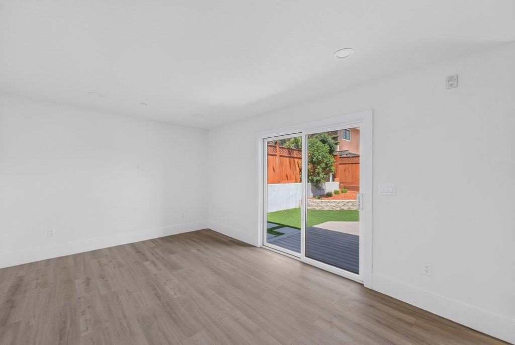 3390 Lillian Way
