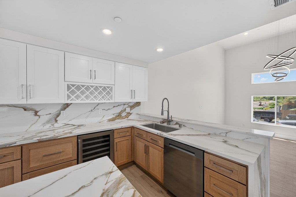 3390 Lillian Way