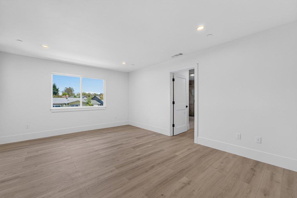 3390 Lillian Way