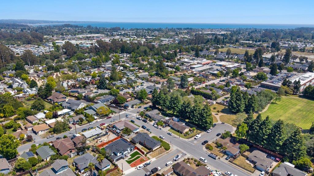 3390 Lillian Way
