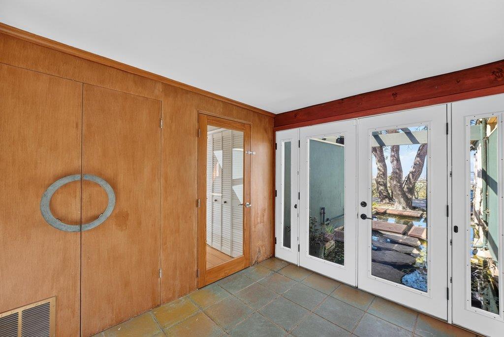 400 Las Lomas DR