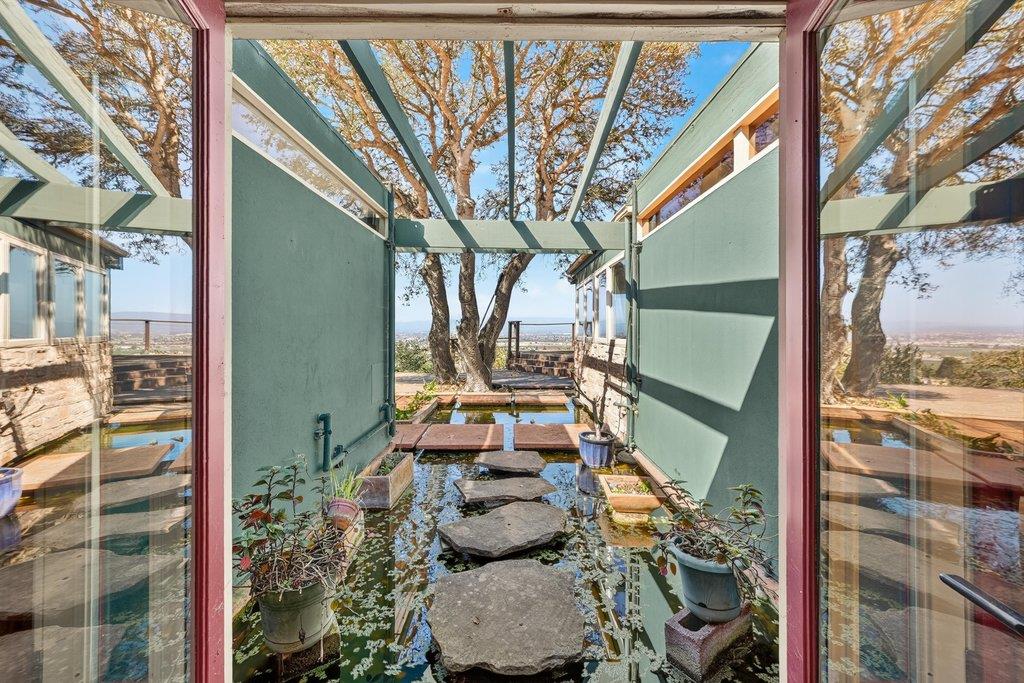 400 Las Lomas DR