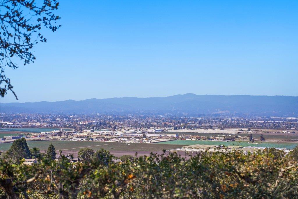 400 Las Lomas DR