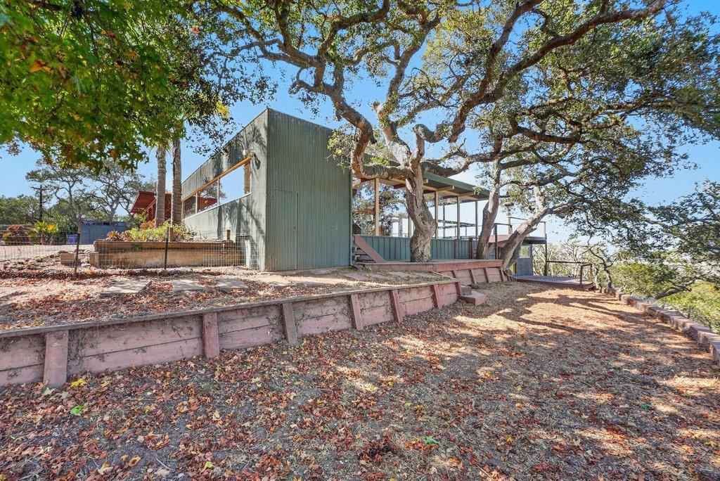 400 Las Lomas DR