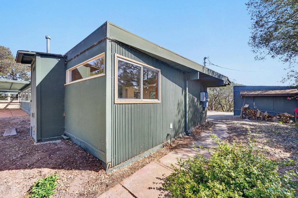 400 Las Lomas DR