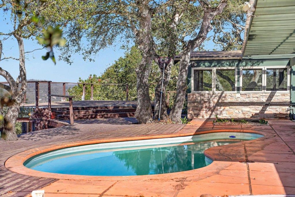 400 Las Lomas DR