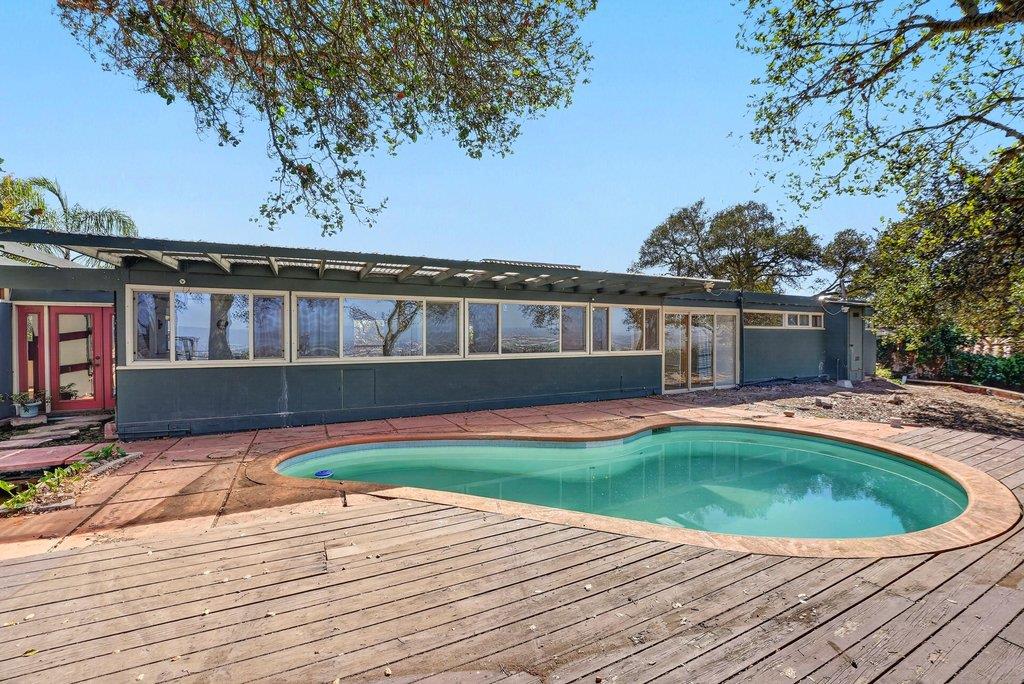 400 Las Lomas DR