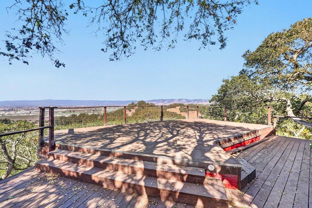 400 Las Lomas DR