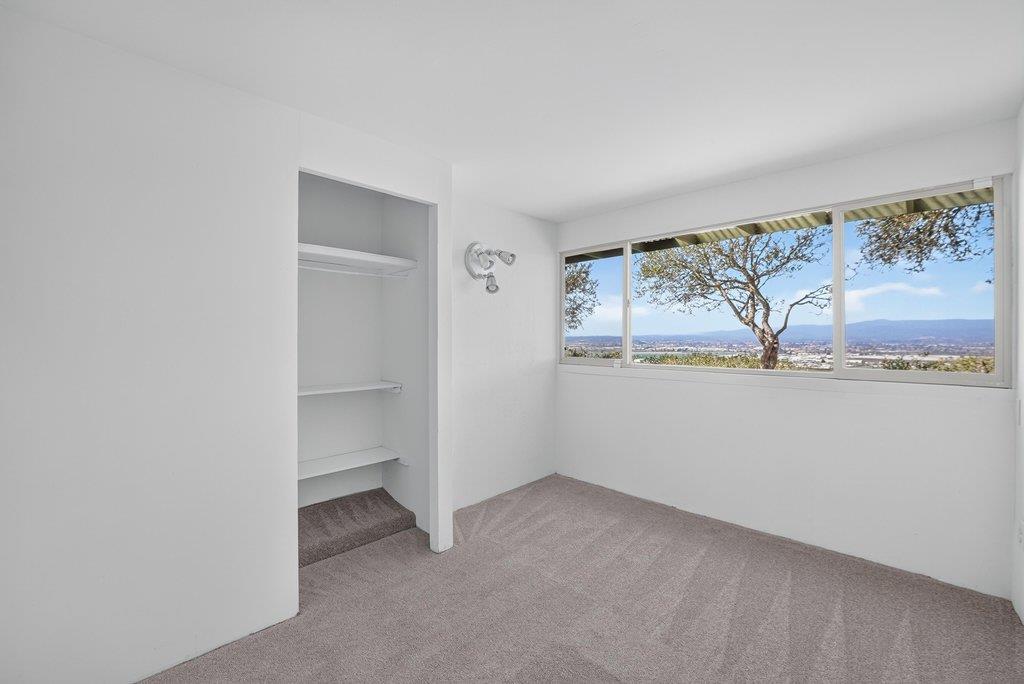 400 Las Lomas DR