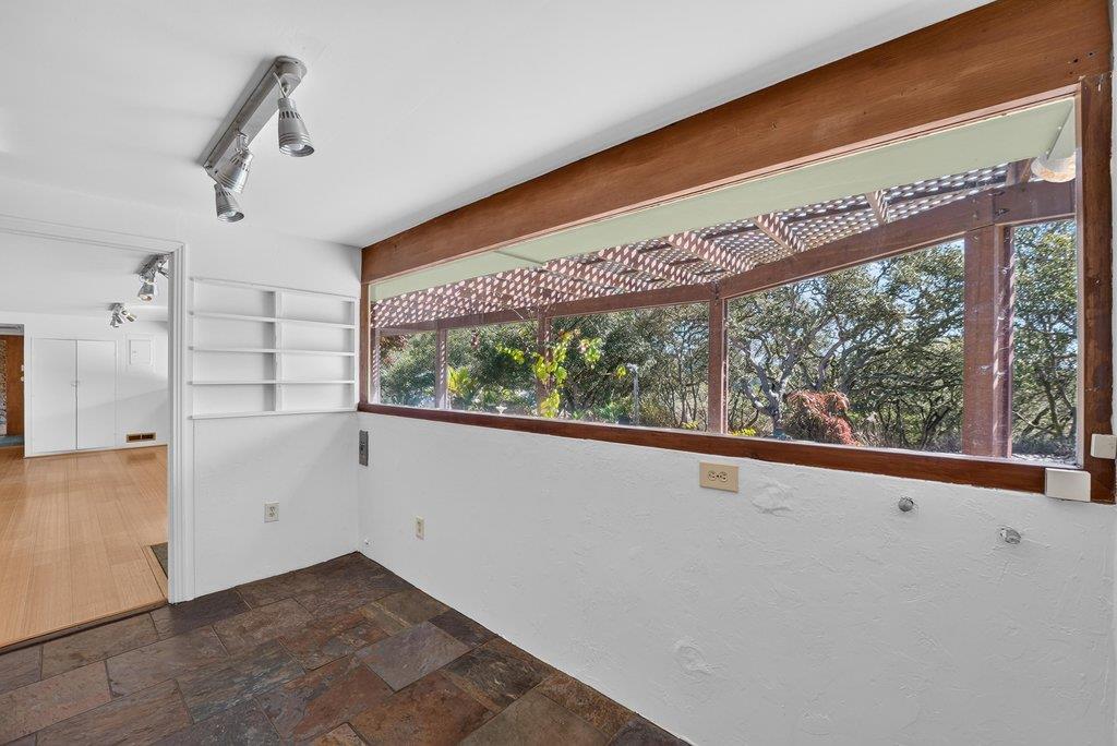 400 Las Lomas DR