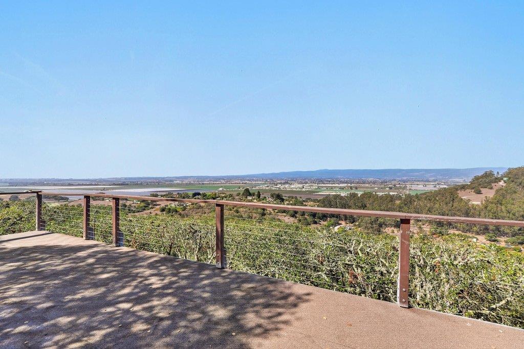 400 Las Lomas DR