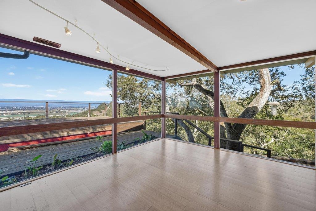400 Las Lomas DR
