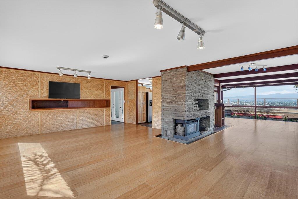 400 Las Lomas DR