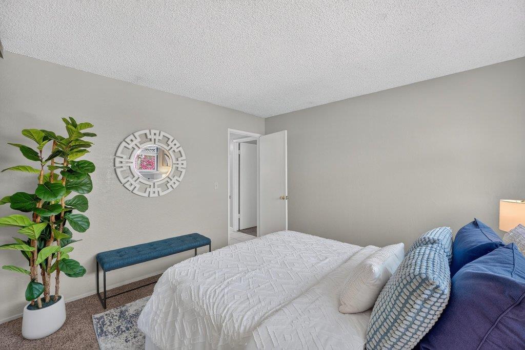 672 Bronte AVE