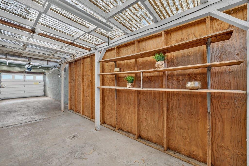 672 Bronte AVE