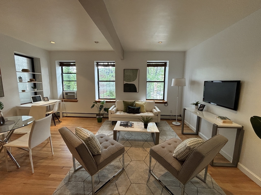 469 Shawmut Ave # 4