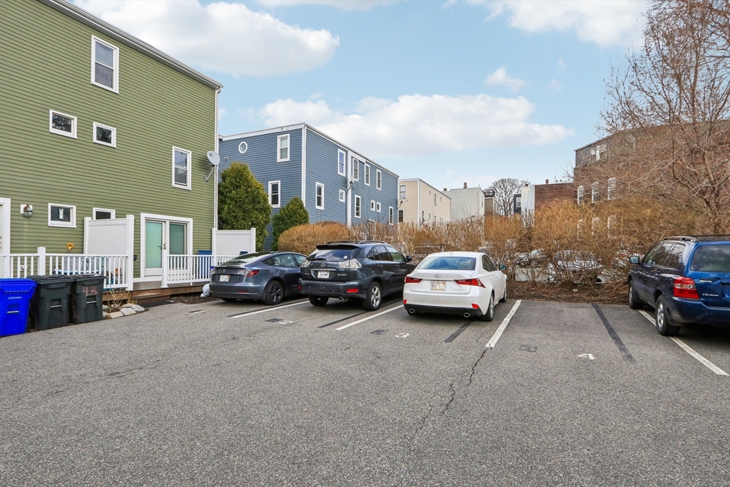 203 W 6th St # 203